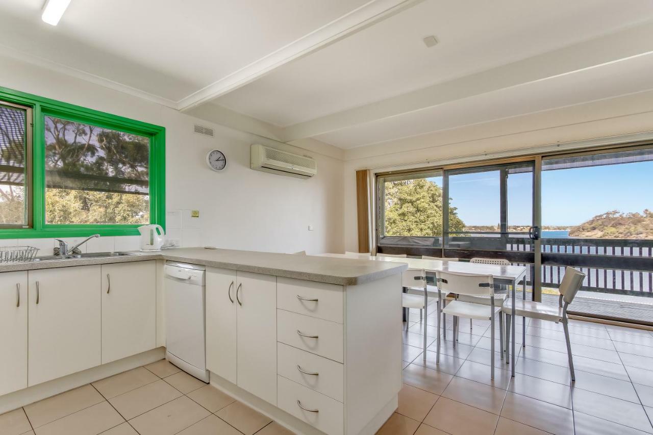 Villa The Point à Lakes Entrance Extérieur photo